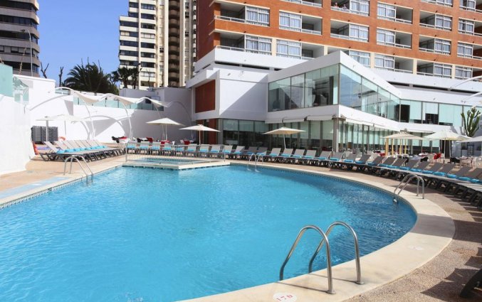 Zwembad van hotel Resort Flamingo Beach in Alicante